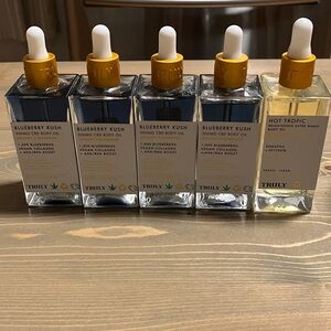 Truly body oil lot new 5 bottles pineapple blue berry